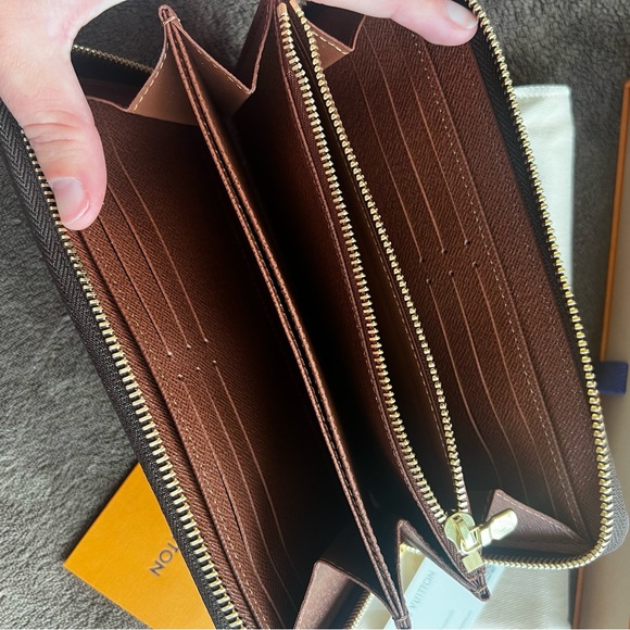 LOUIS VUITTON MONOGRAM ZIPPY WALLET LONG - Picture 12 of 12